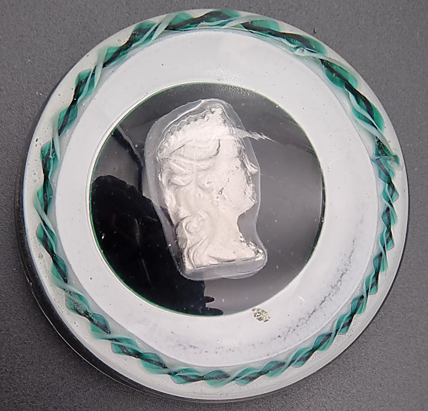 Val St Lambert paperweight